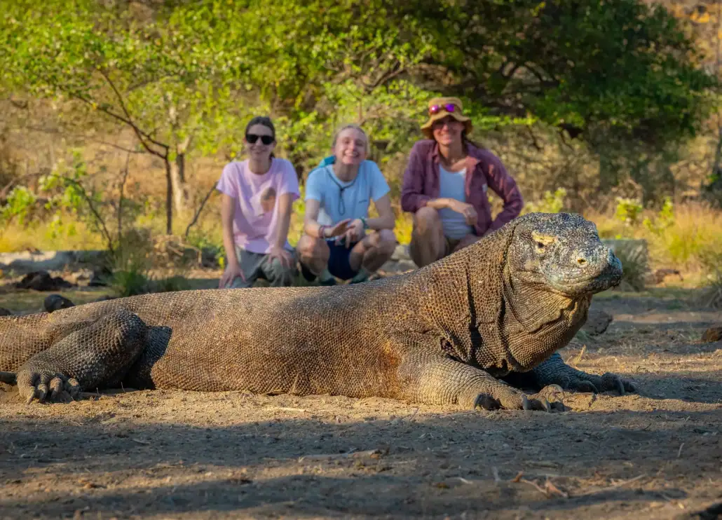 Family with a Komodo dragon