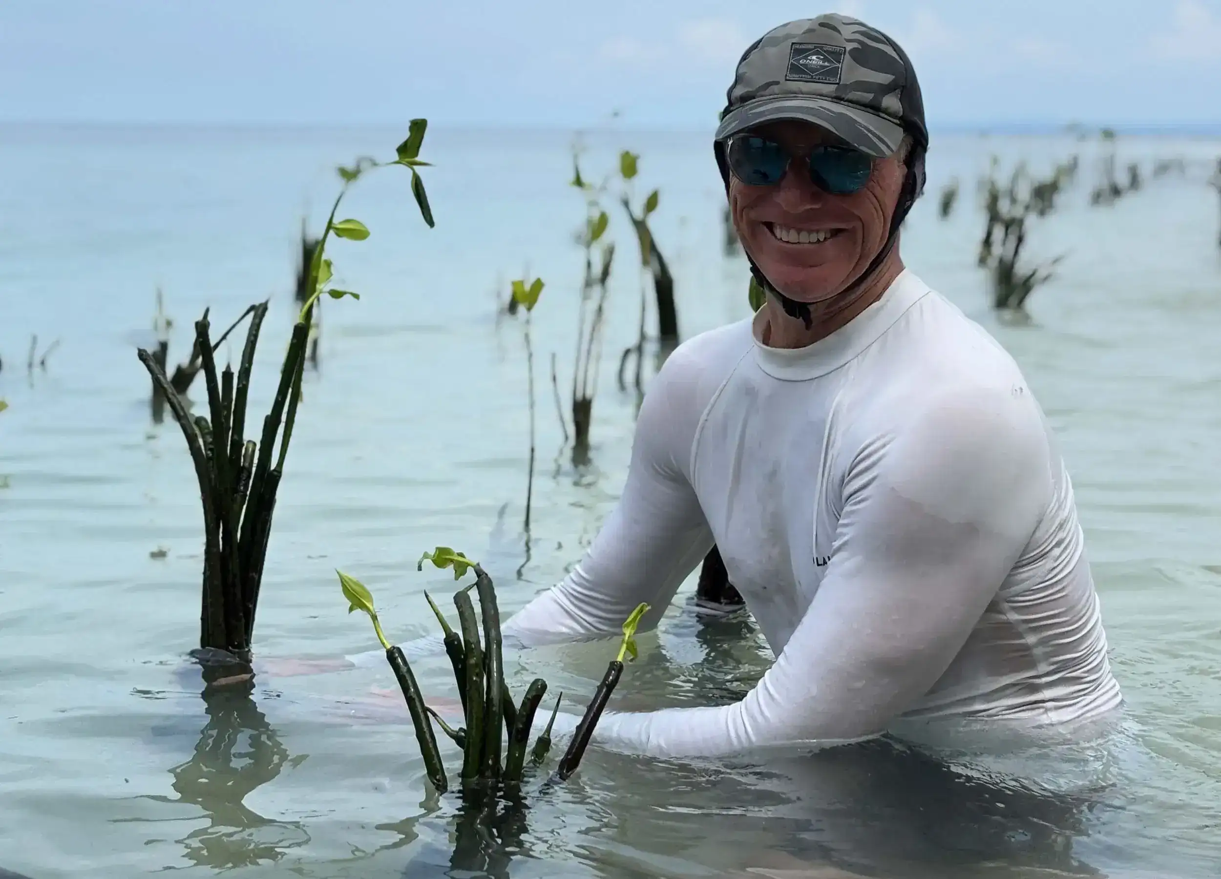 SeaTrek - Planting mangrove in Marandanweser Planting mangrove in Marandanweser